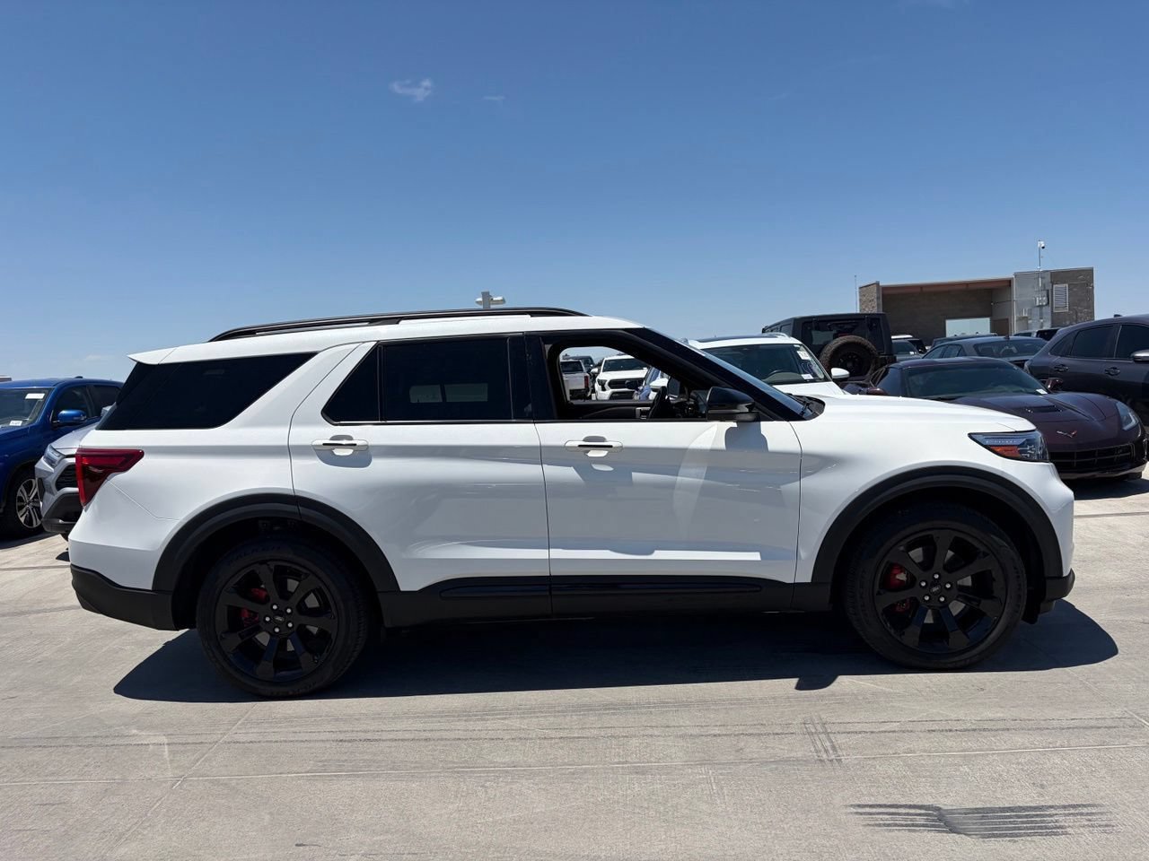 Used 2023 Ford Explorer ST w/ Equipment Group 401A AWD/4WD image 3