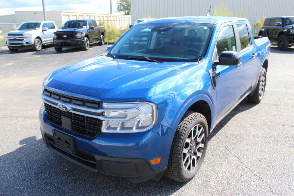 Used 2024 Ford Maverick Lariat FWD image 2