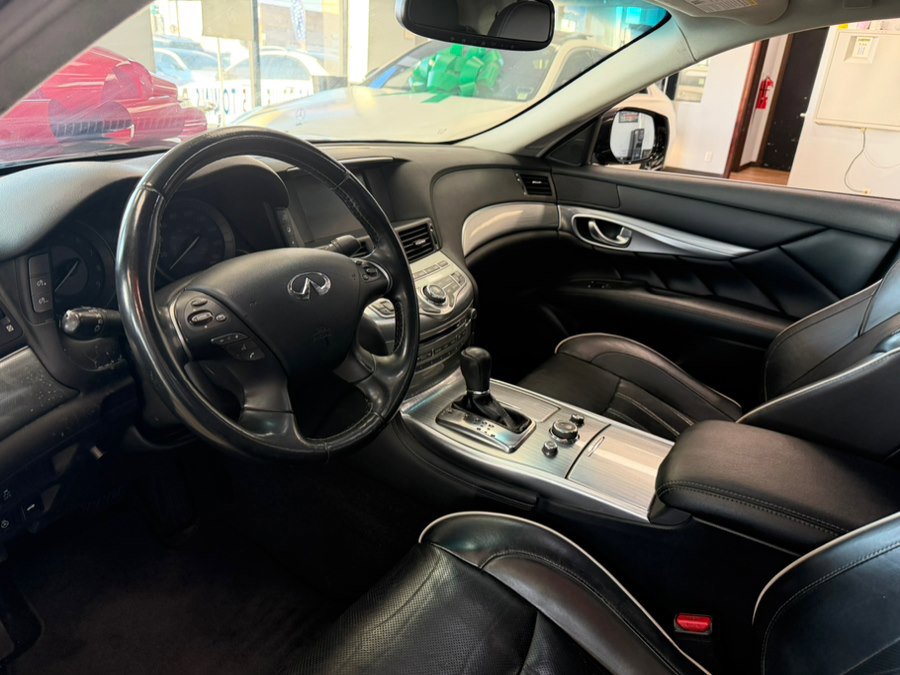 Used 2019 INFINITI Q70 Luxe RWD image 19