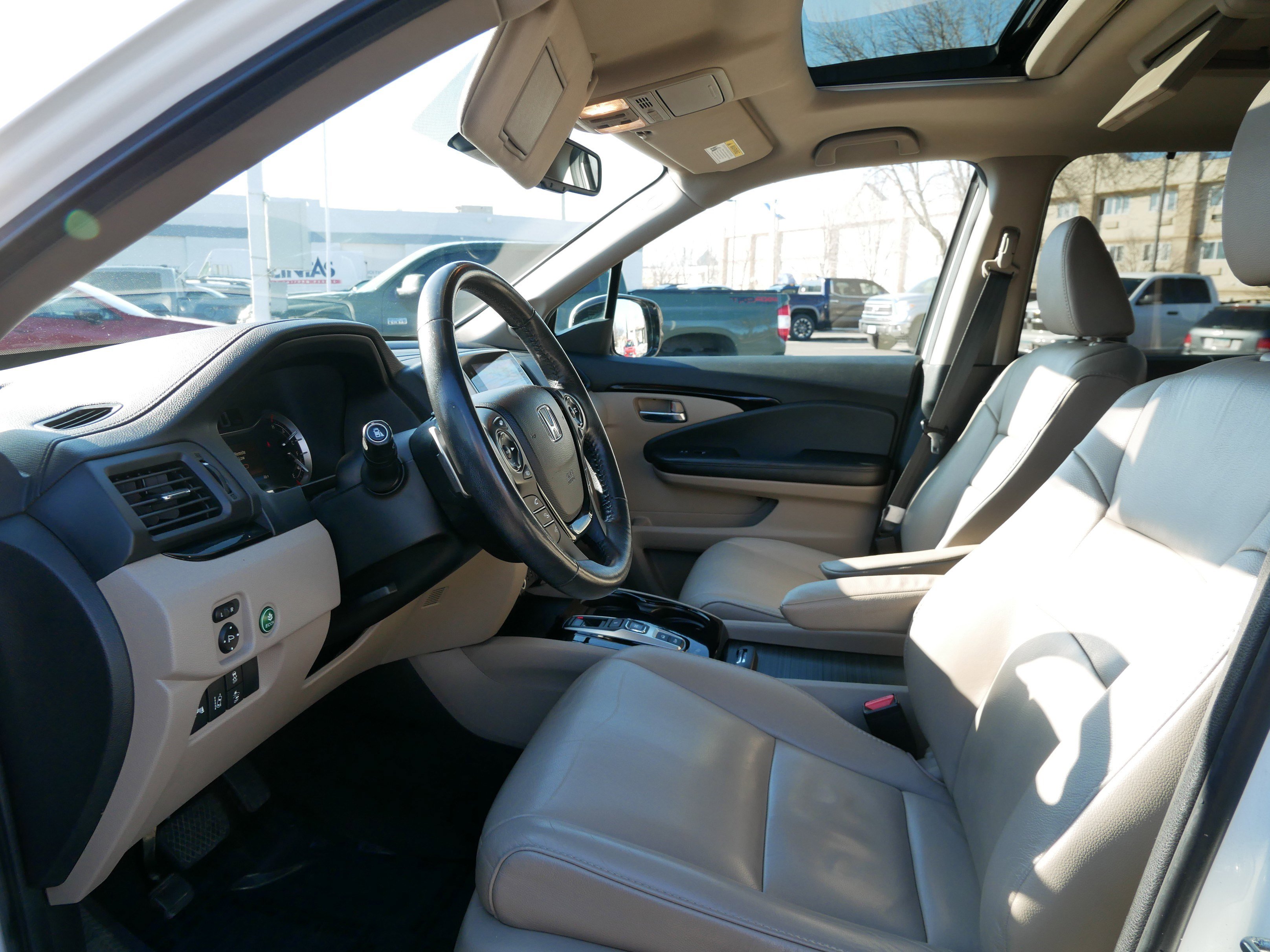 Used 2017 Honda Pilot Touring image 31