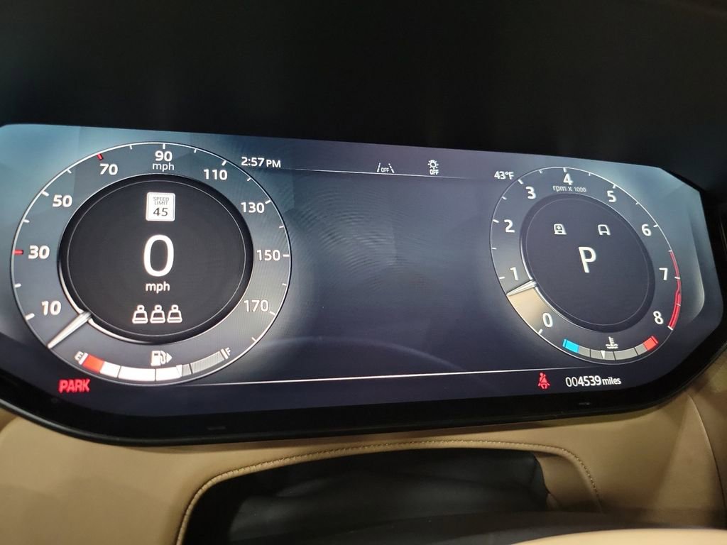 Used 2025 Land Rover Range Rover Sport Dynamic SE image 17