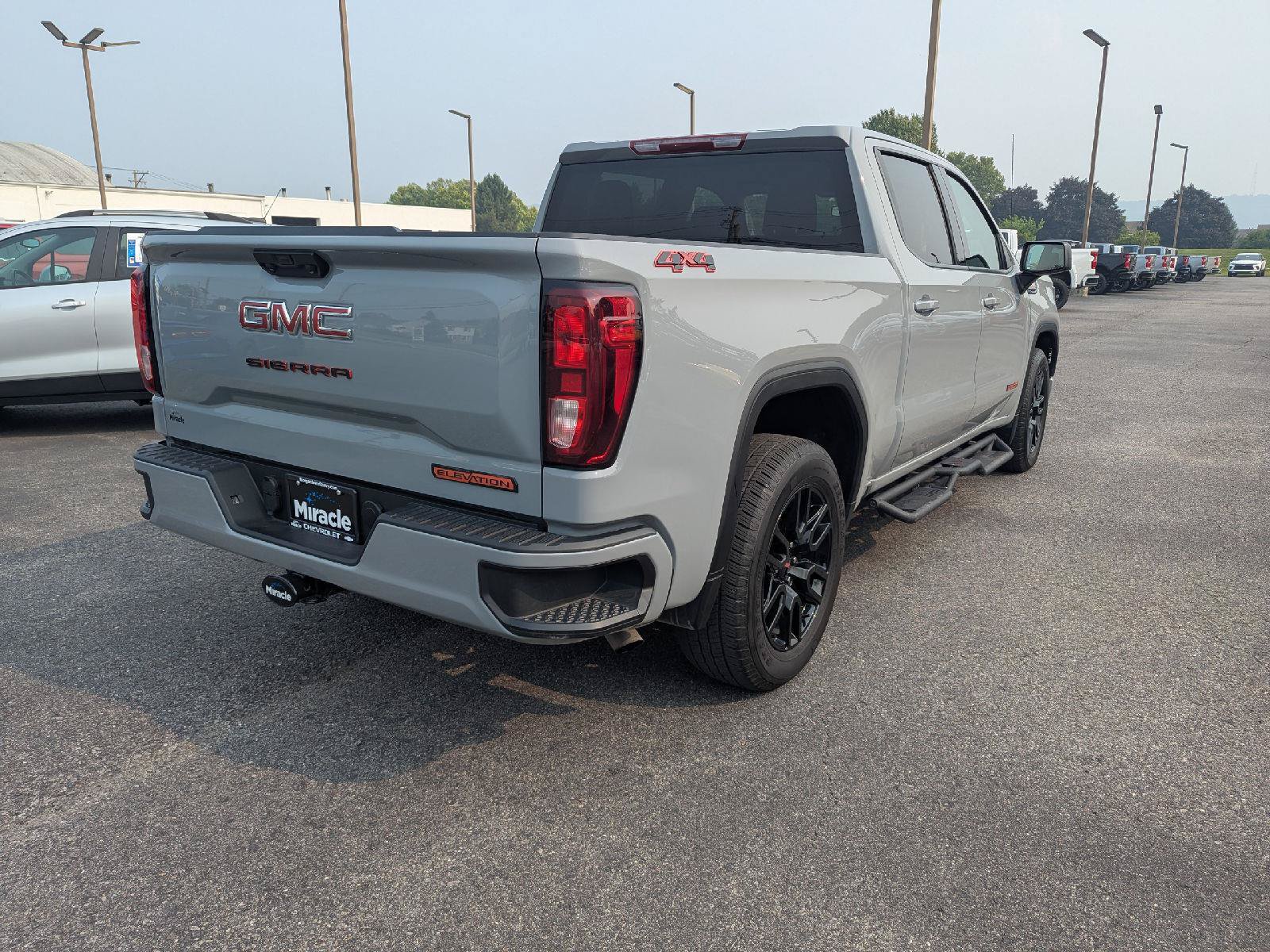 Used 2024 GMC Sierra 1500 Elevation AWD/4WD image 7