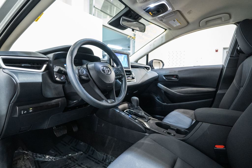 Certified 2025 Toyota Corolla LE image 4