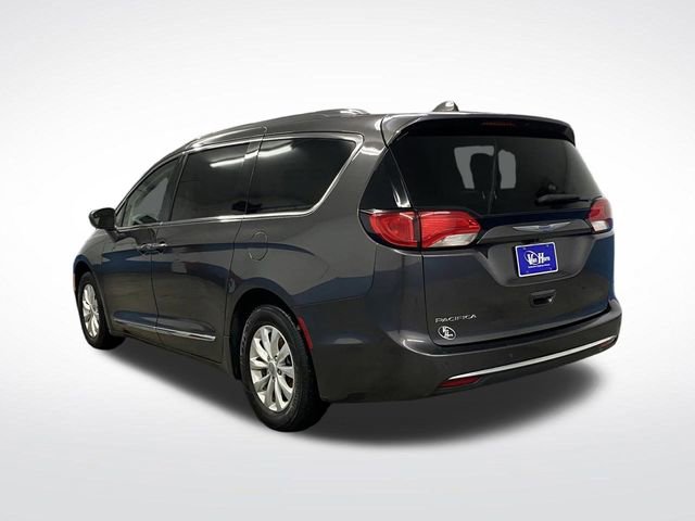 Used 2018 Chrysler Pacifica Touring-L image 3