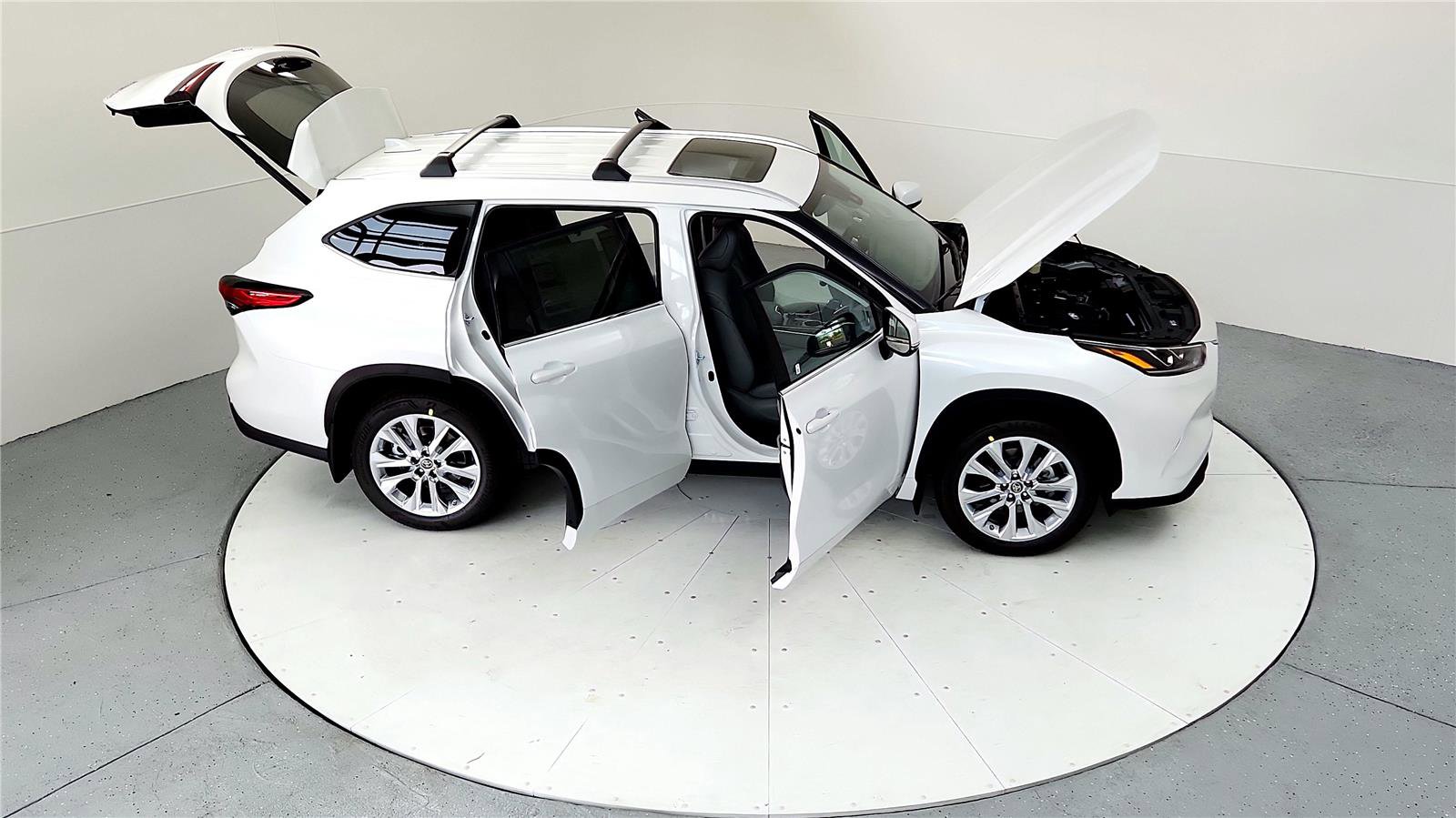 Used 2023 Toyota Highlander Limited image 28