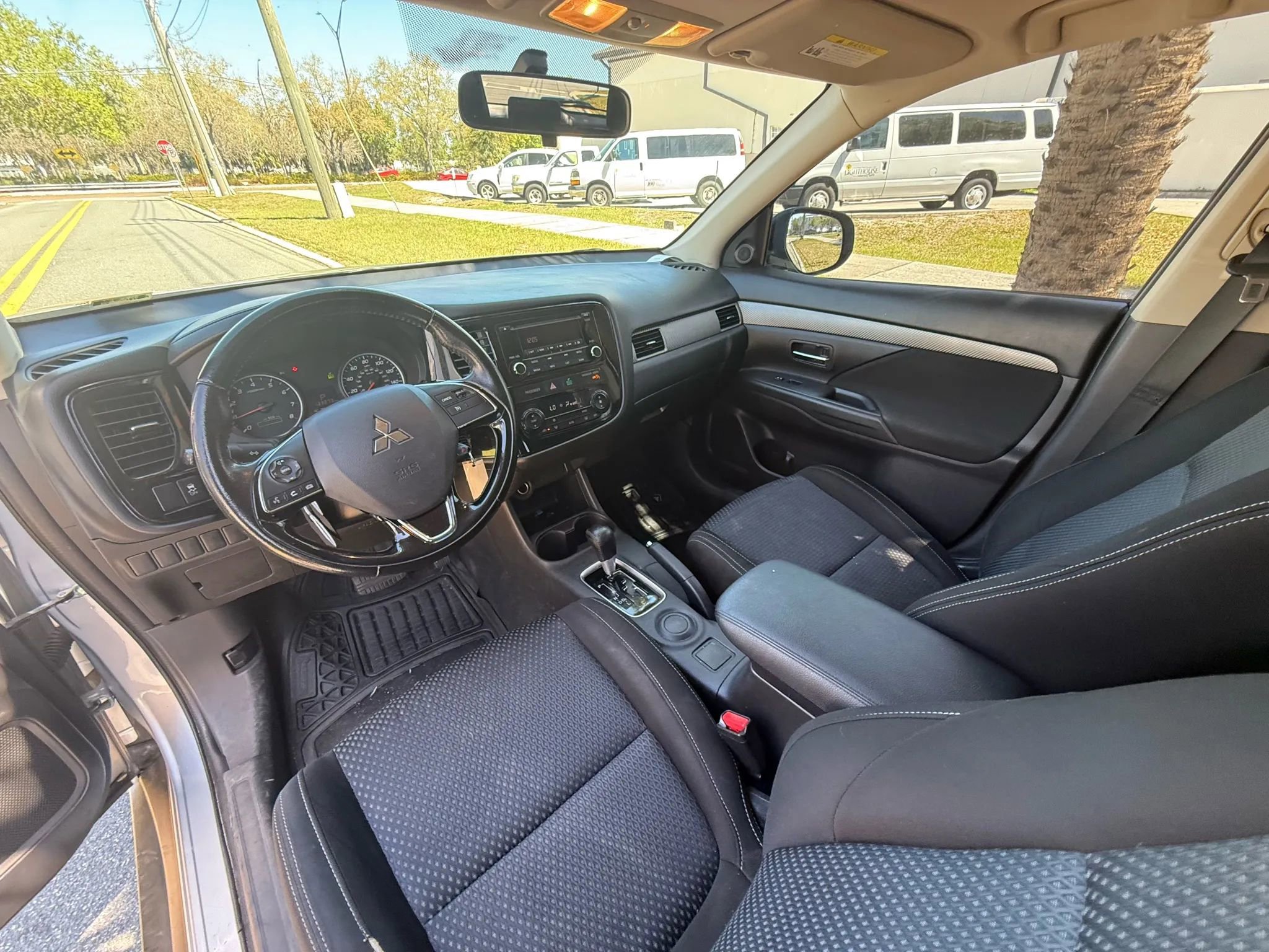 Used 2016 Mitsubishi Outlander ES image 11