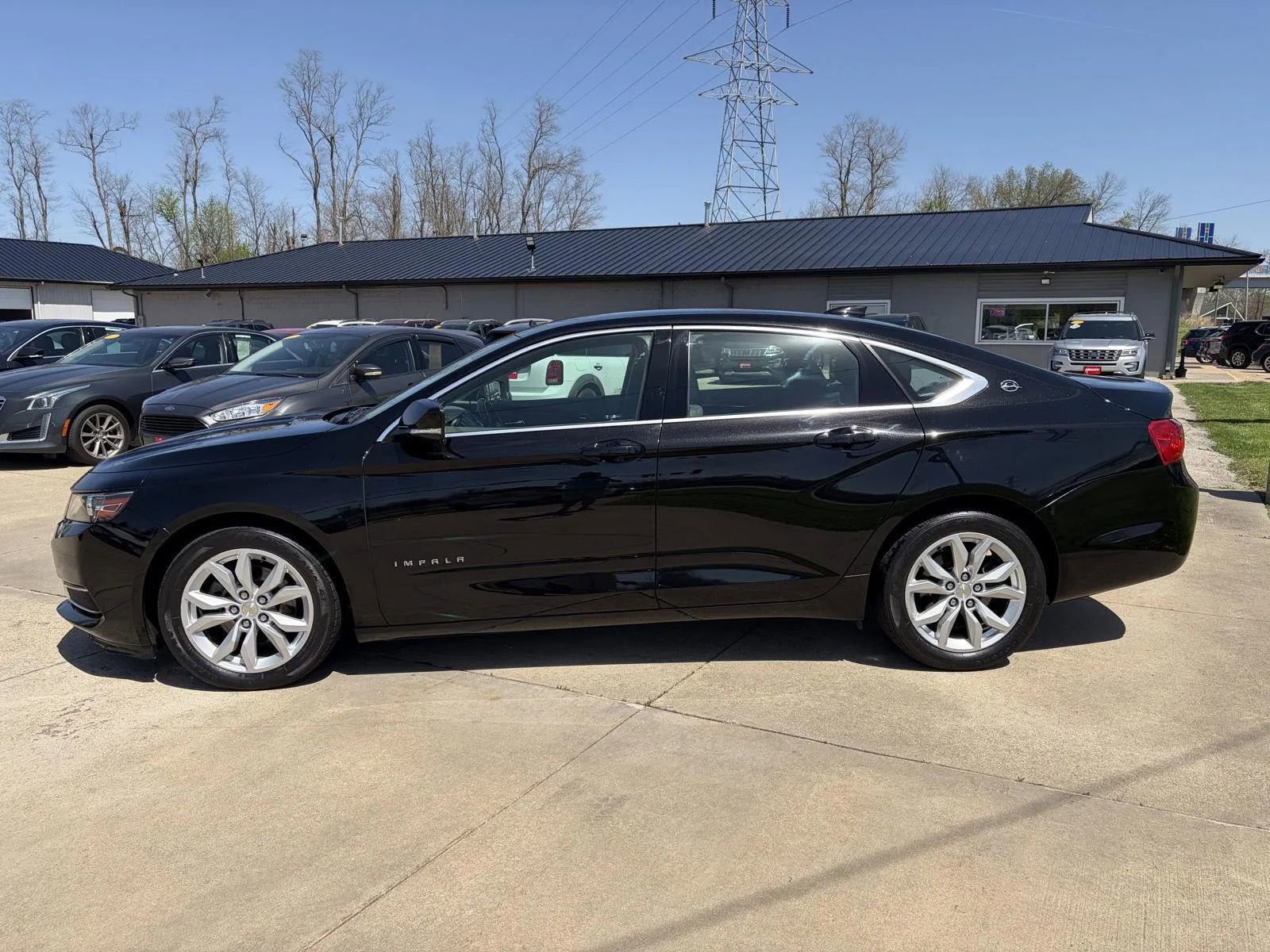 Used 2016 Chevrolet Impala LT w/ Leather Package FWD image 4