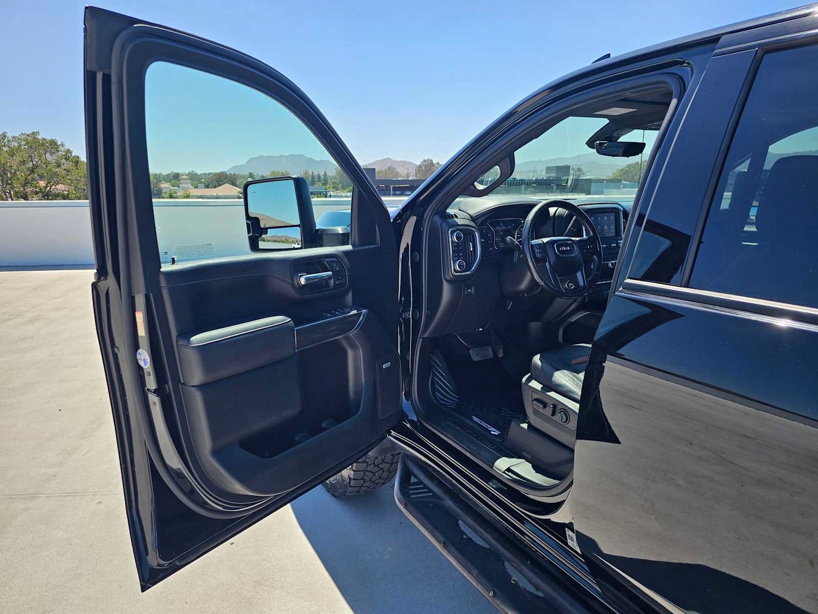 Used 2020 GMC Sierra 2500 AT4 w/ AT4 Premium Package AWD/4WD image 20