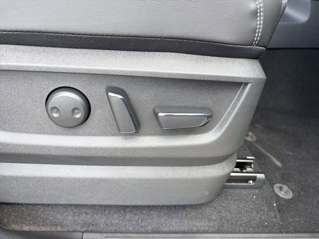 New 2026 Nissan Armada SL w/ Captain's Chari Seat Package image 22