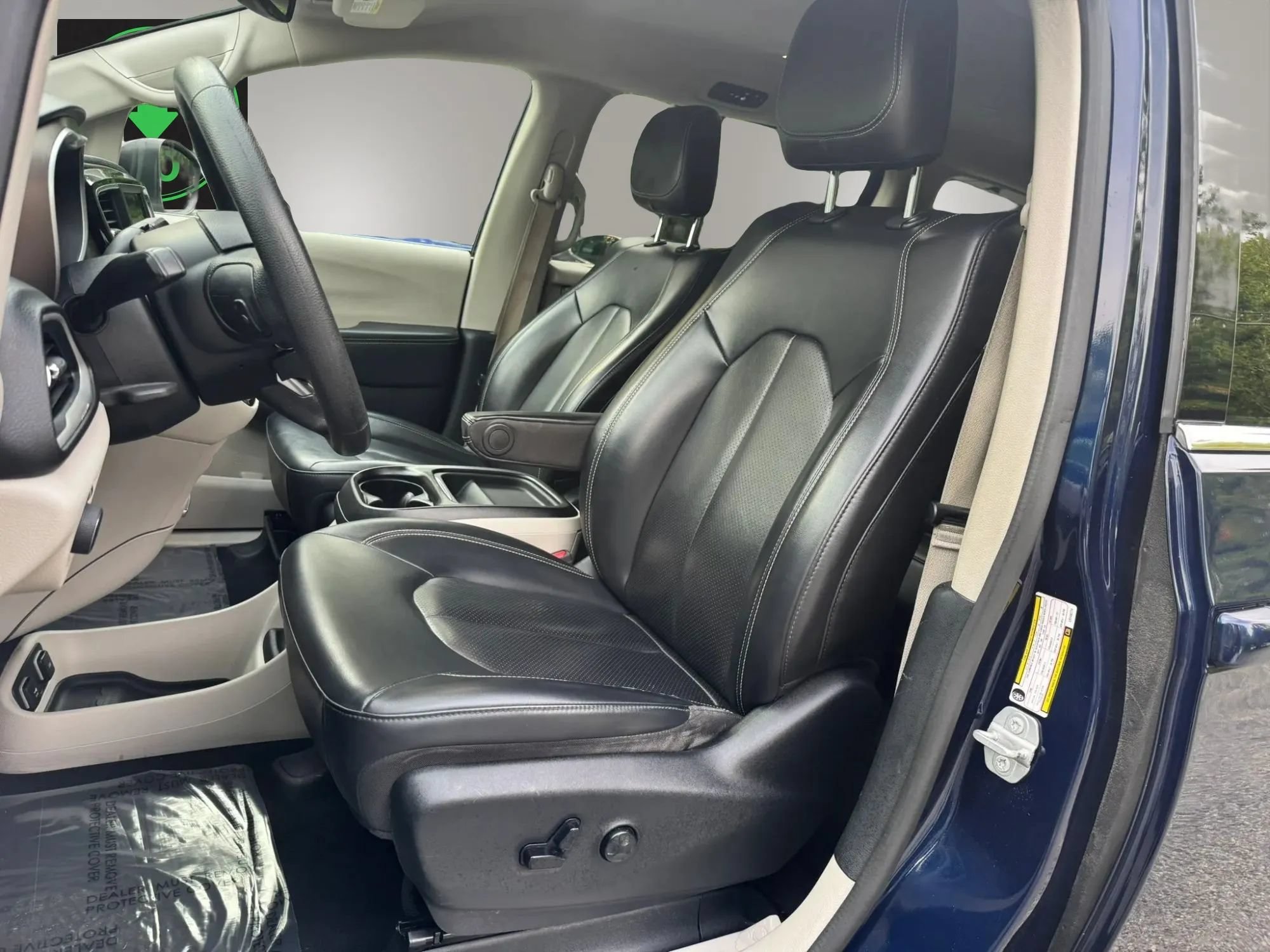 Used 2020 Chrysler Voyager Lxi FWD image 13