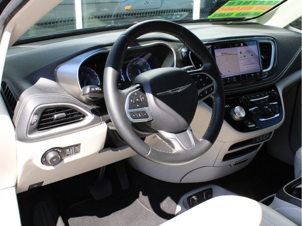 Certified 2021 Chrysler Pacifica Touring-L w/ Premium & Safety Sphere Group FWD image 12