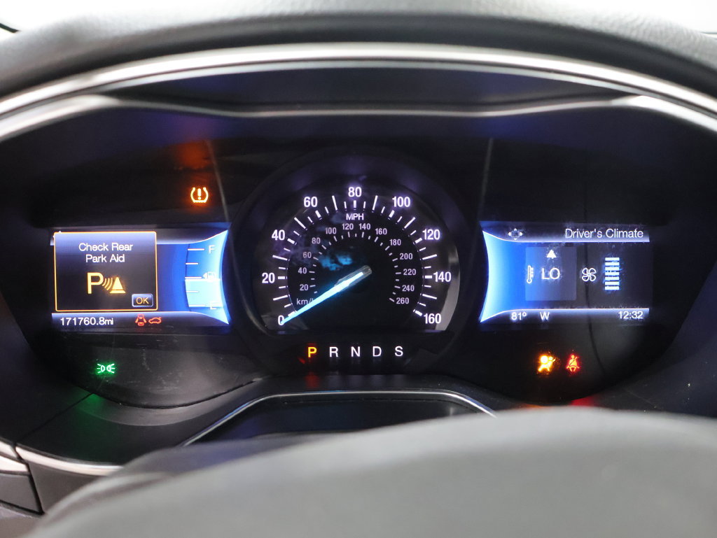 Used 2015 Ford Fusion SE FWD image 33