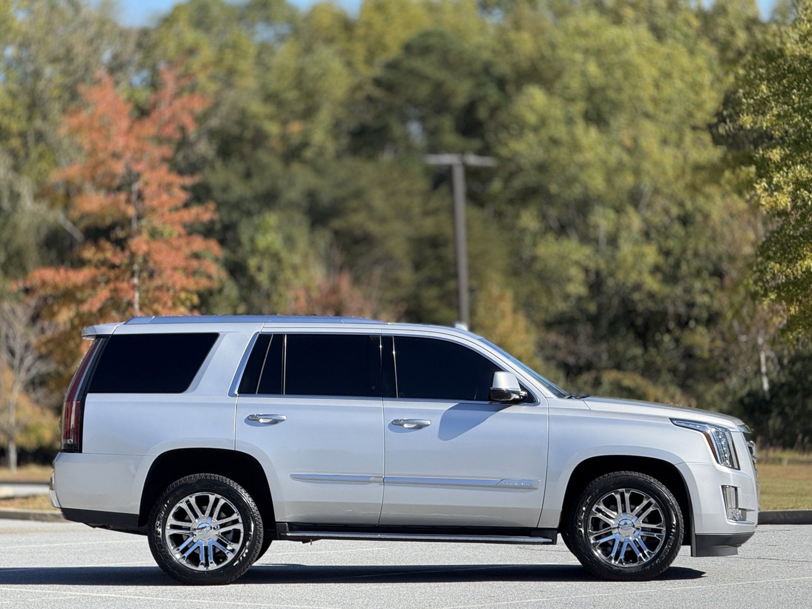 Used 2016 Cadillac Escalade 2WD image 11