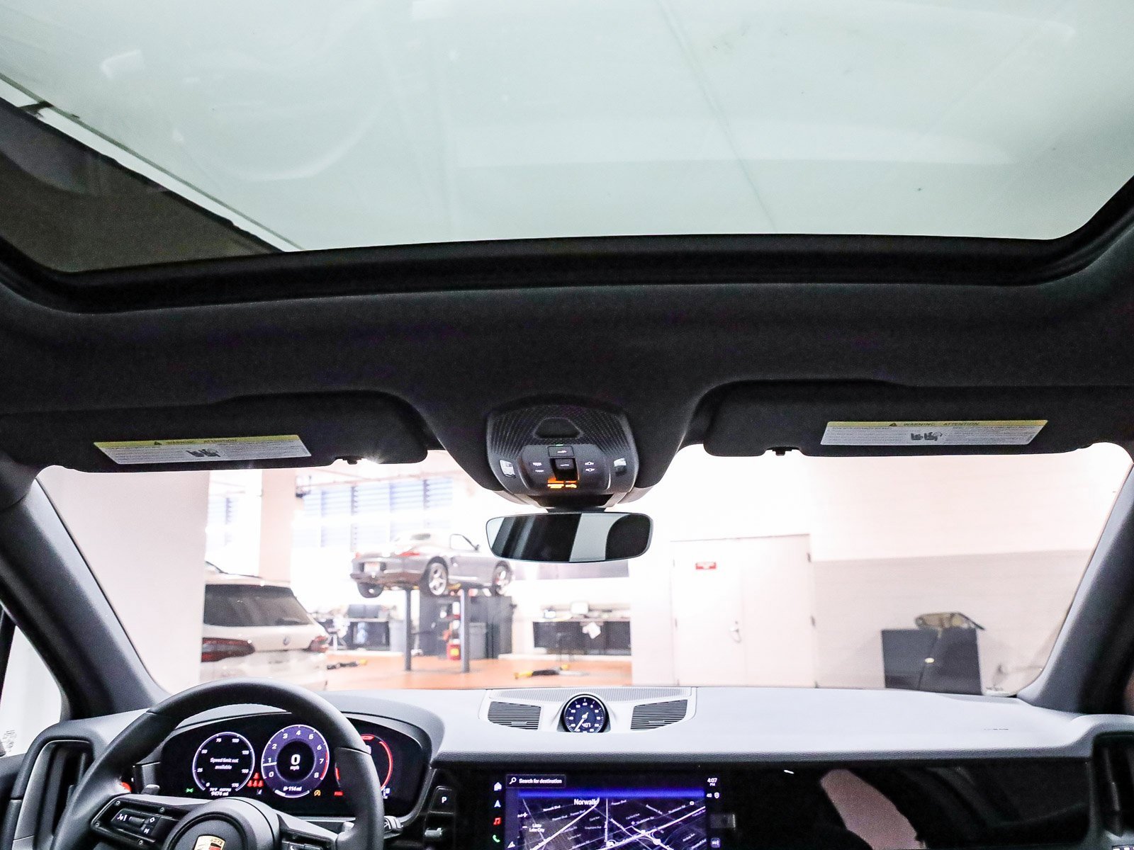 Used 2025 Porsche Cayenne image 18