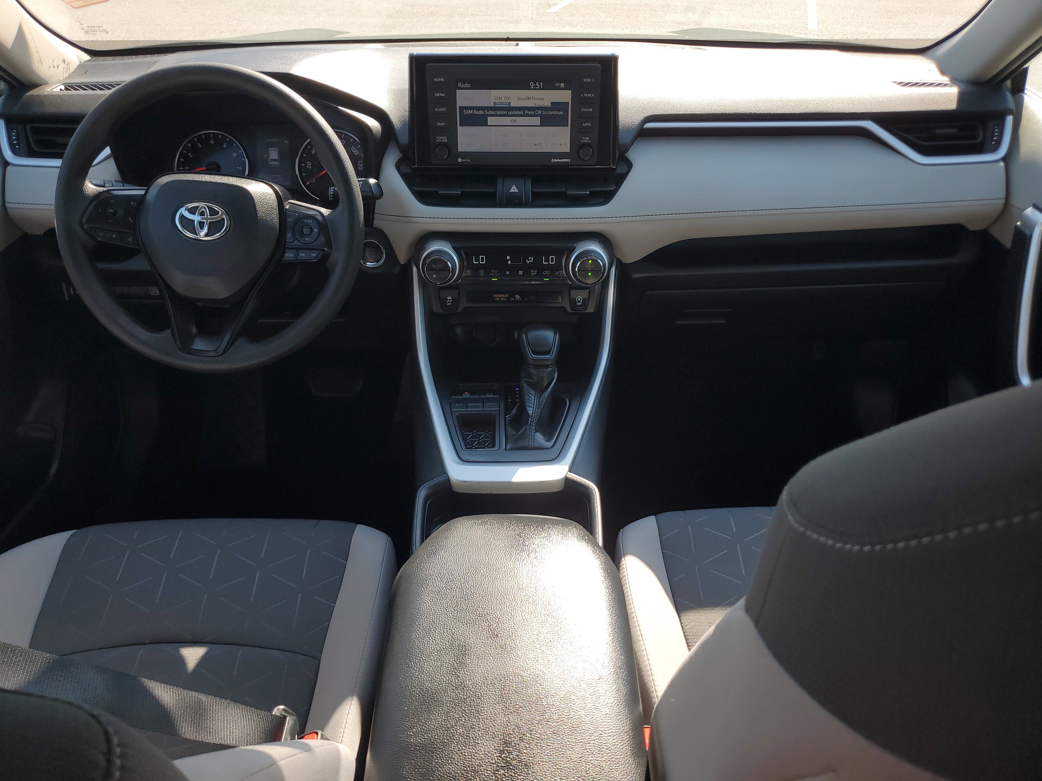 Used 2020 Toyota RAV4 XLE w/ Convenience Package FWD image 15