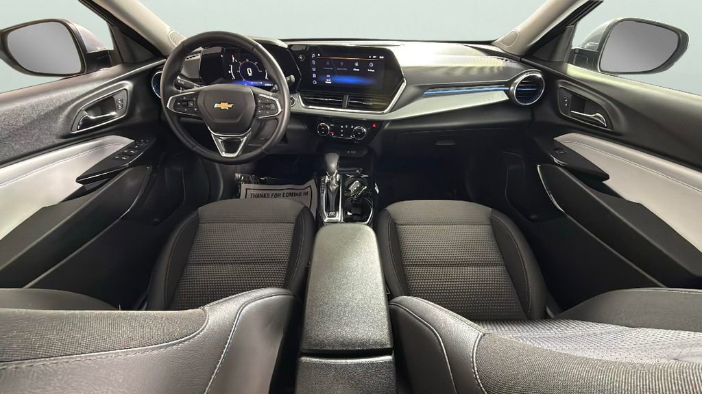 Certified 2024 Chevrolet Trax LT w/ LT Convenience Package image 30