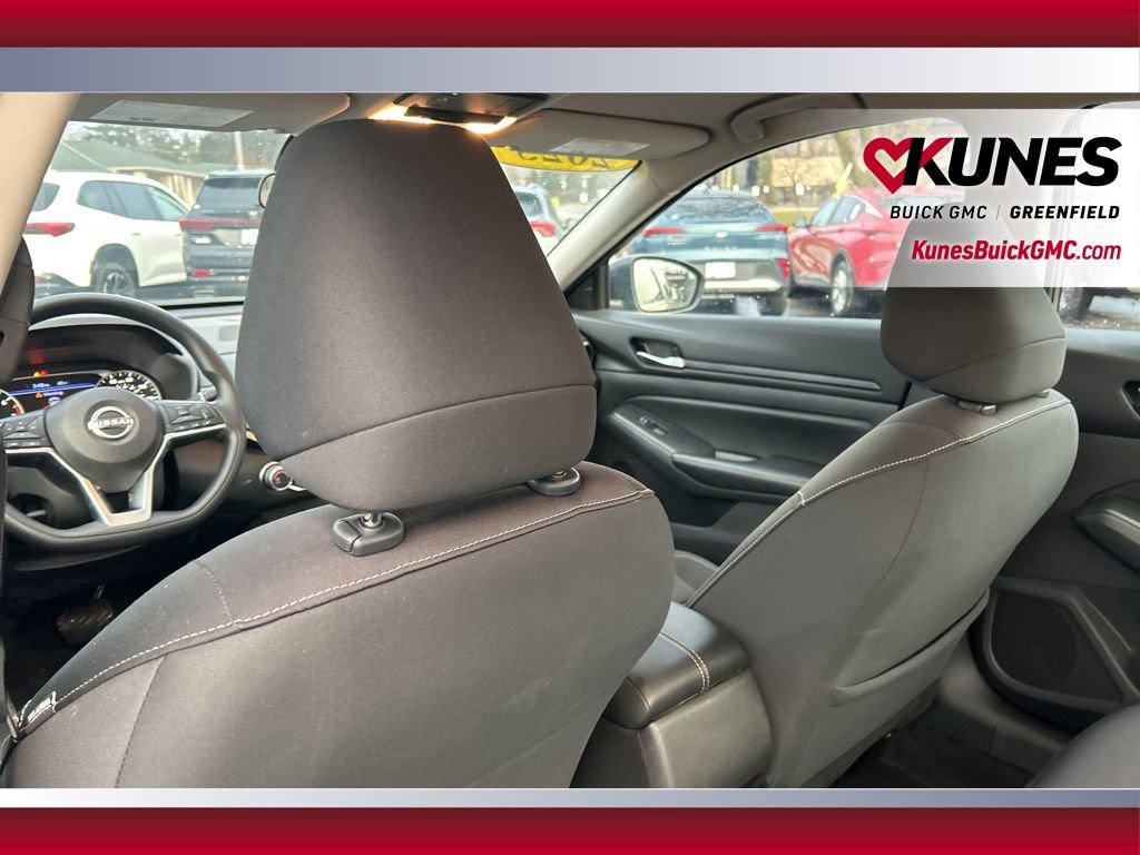 Used 2025 Nissan Altima 2.5 SV image 34