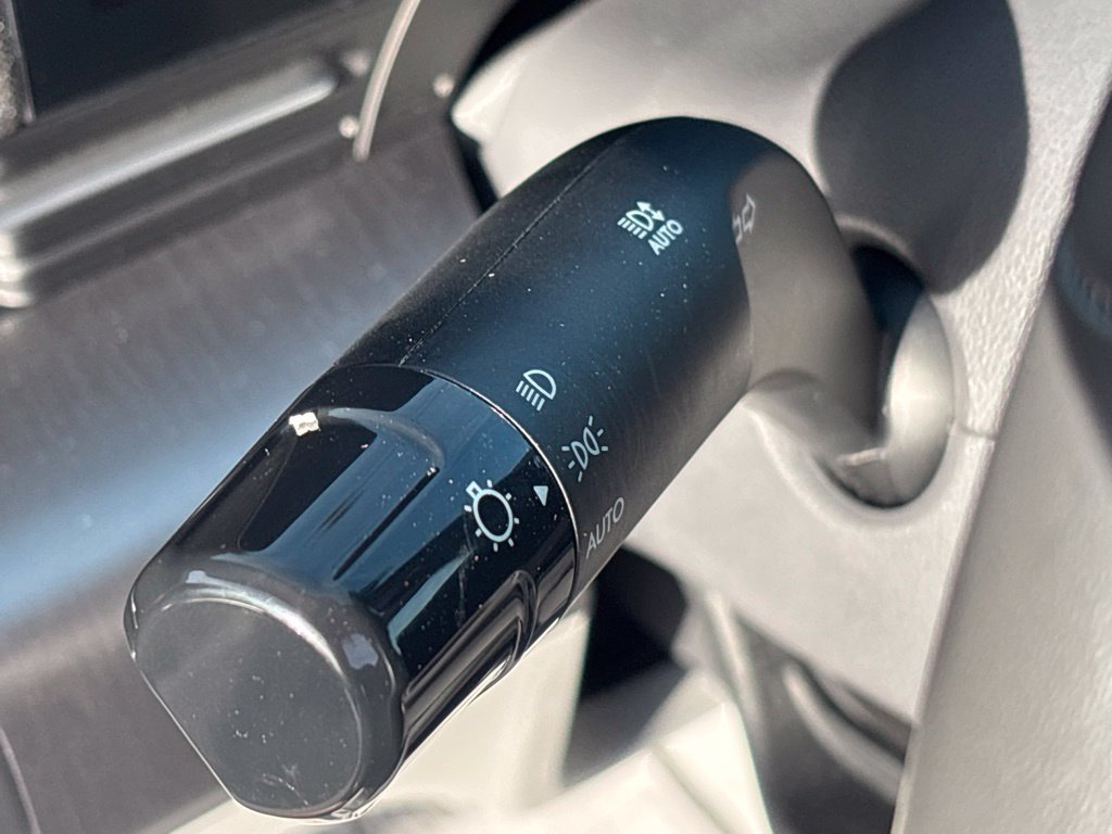 Used 2024 Hyundai Kona Limited FWD image 26