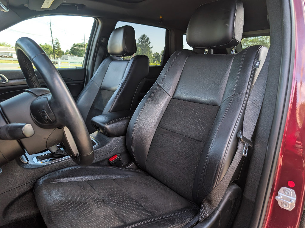 Used 2018 Jeep Grand Cherokee Altitude AWD/4WD image 14