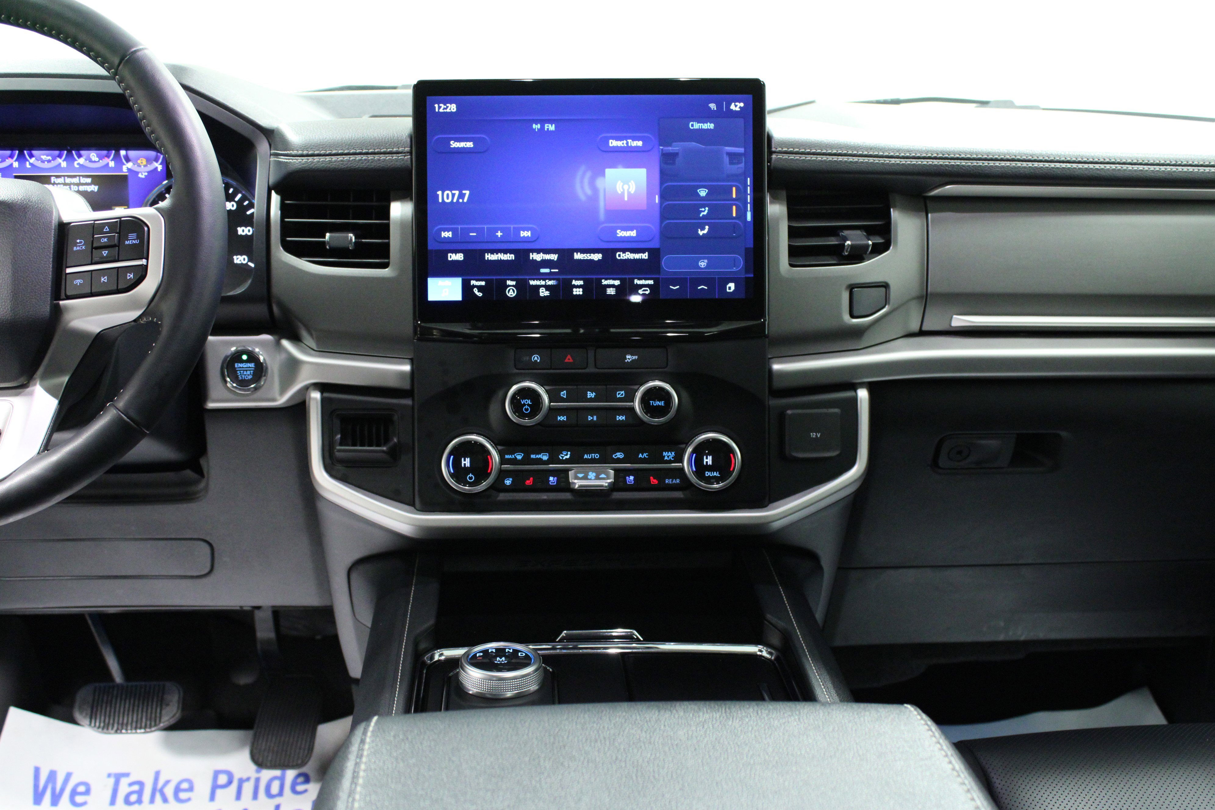 Used 2024 Ford Expedition XLT image 19