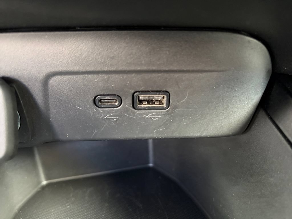 Used 2025 Chevrolet Trax LT w/ LT Convenience Package FWD image 14