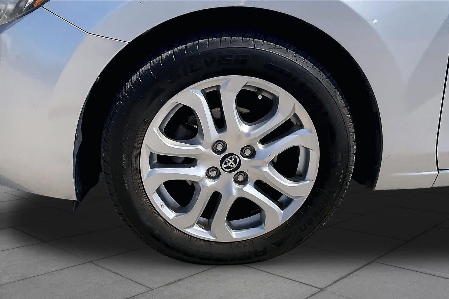 Used 2018 Toyota Yaris iA FWD image 11