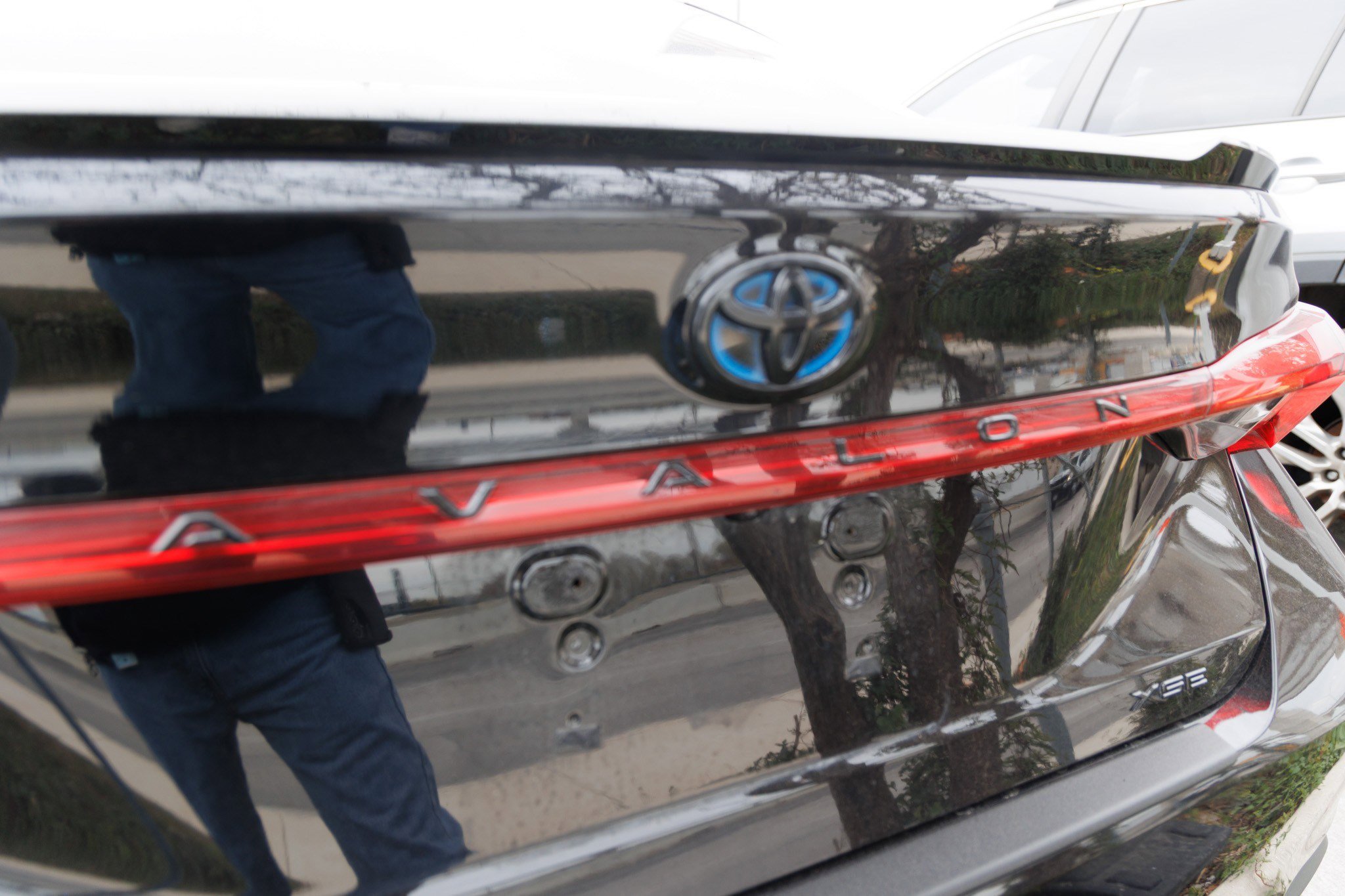 Used 2022 Toyota Avalon XSE image 12