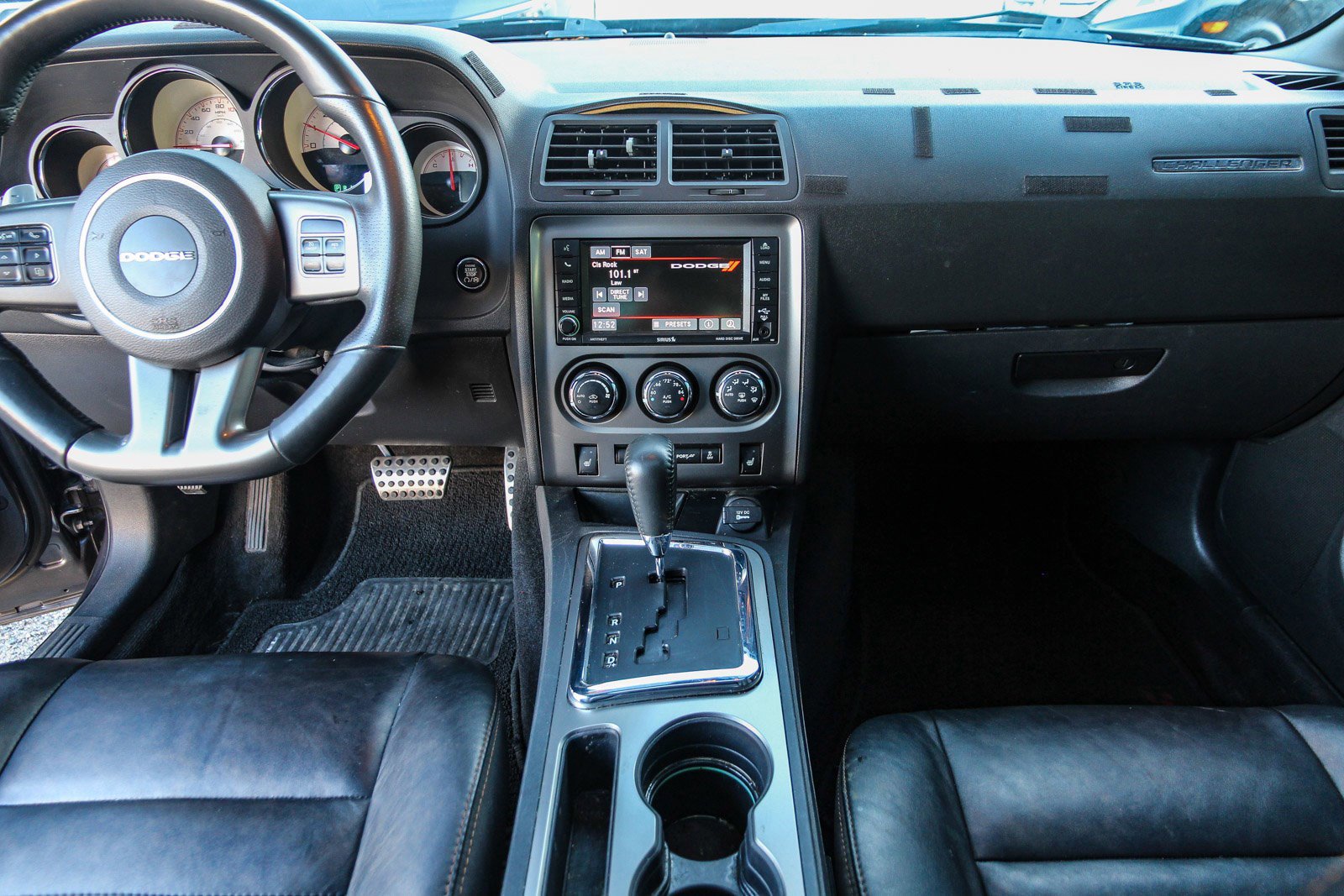 Used 2014 Dodge Challenger R/T image 19