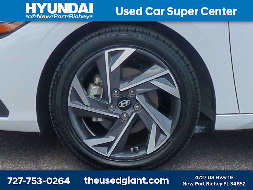 Used 2025 Hyundai Elantra Sport FWD image 10
