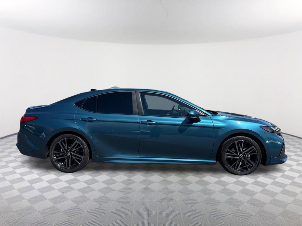 Used 2025 Toyota Camry XSE FWD image 3