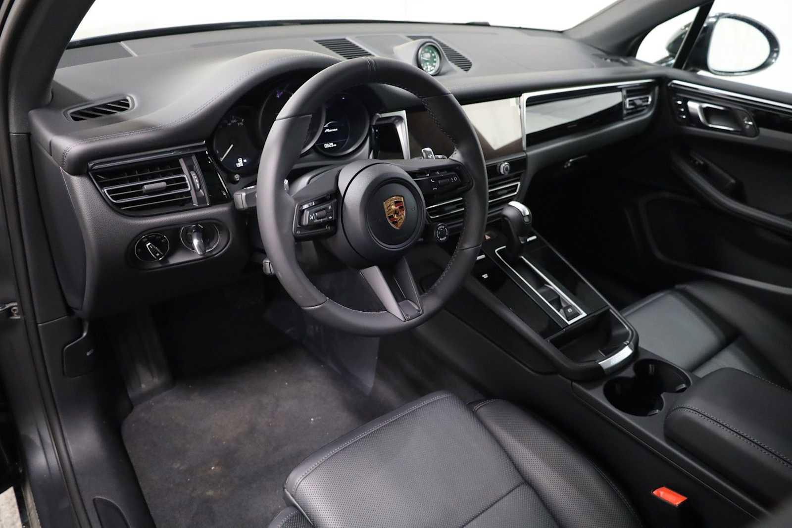 New 2026 Porsche Macan image 4