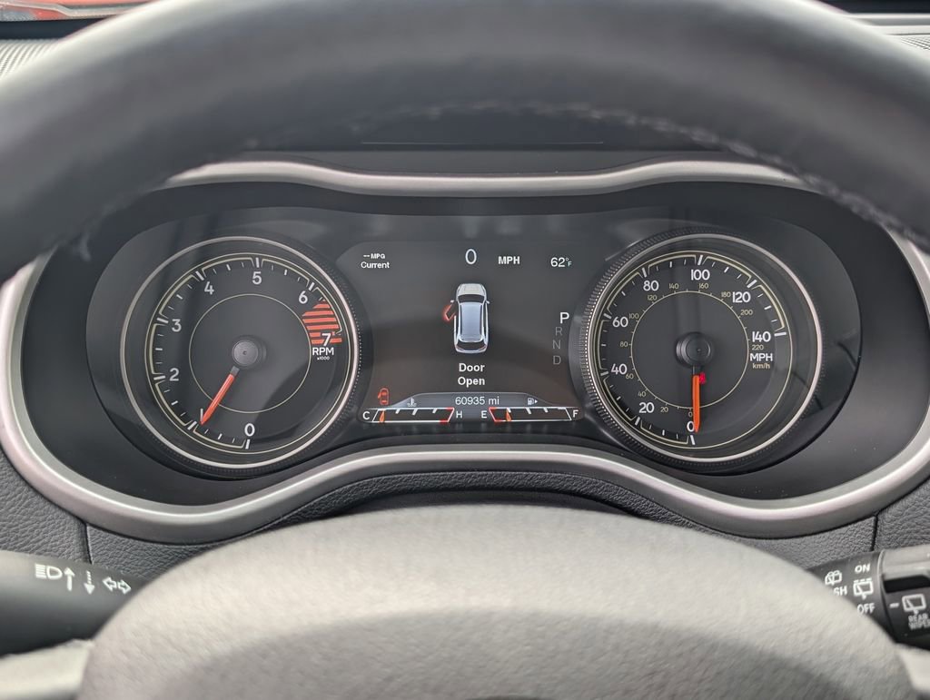 Used 2018 Jeep Cherokee Trailhawk w/ Cold Weather Group AWD/4WD image 25