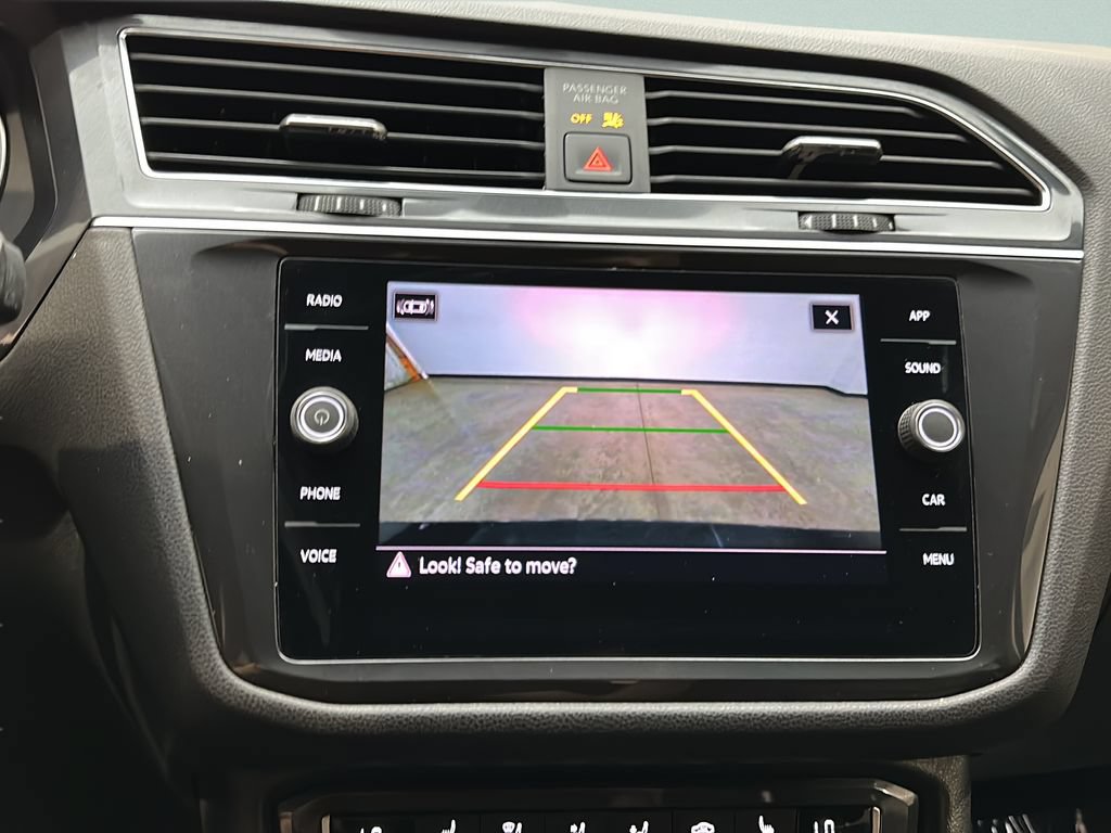 Used 2021 Volkswagen Tiguan SE AWD/4WD image 25