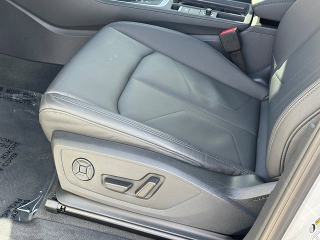 Certified 2025 Audi Q3 2.0T Premium Plus w/ Premium Plus Package image 24