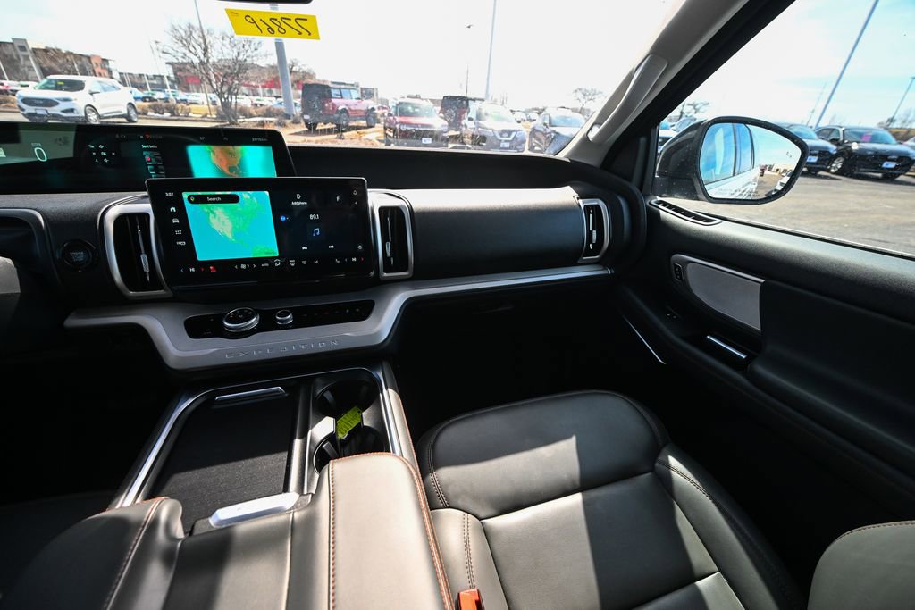 Certified 2025 Ford Expedition Active image 34