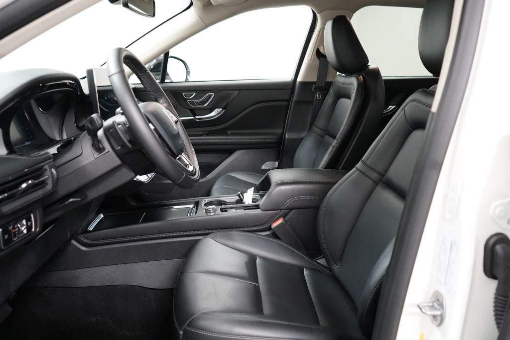 Used 2024 Lincoln Corsair AWD image 12