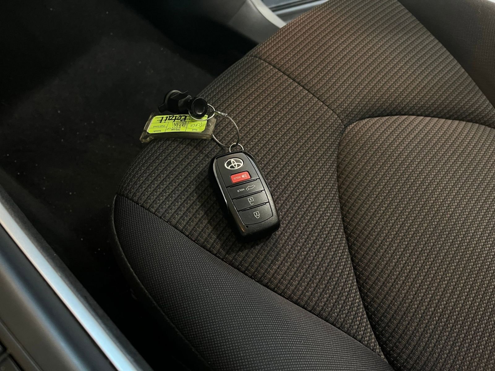 Used 2025 Toyota Highlander LE image 21