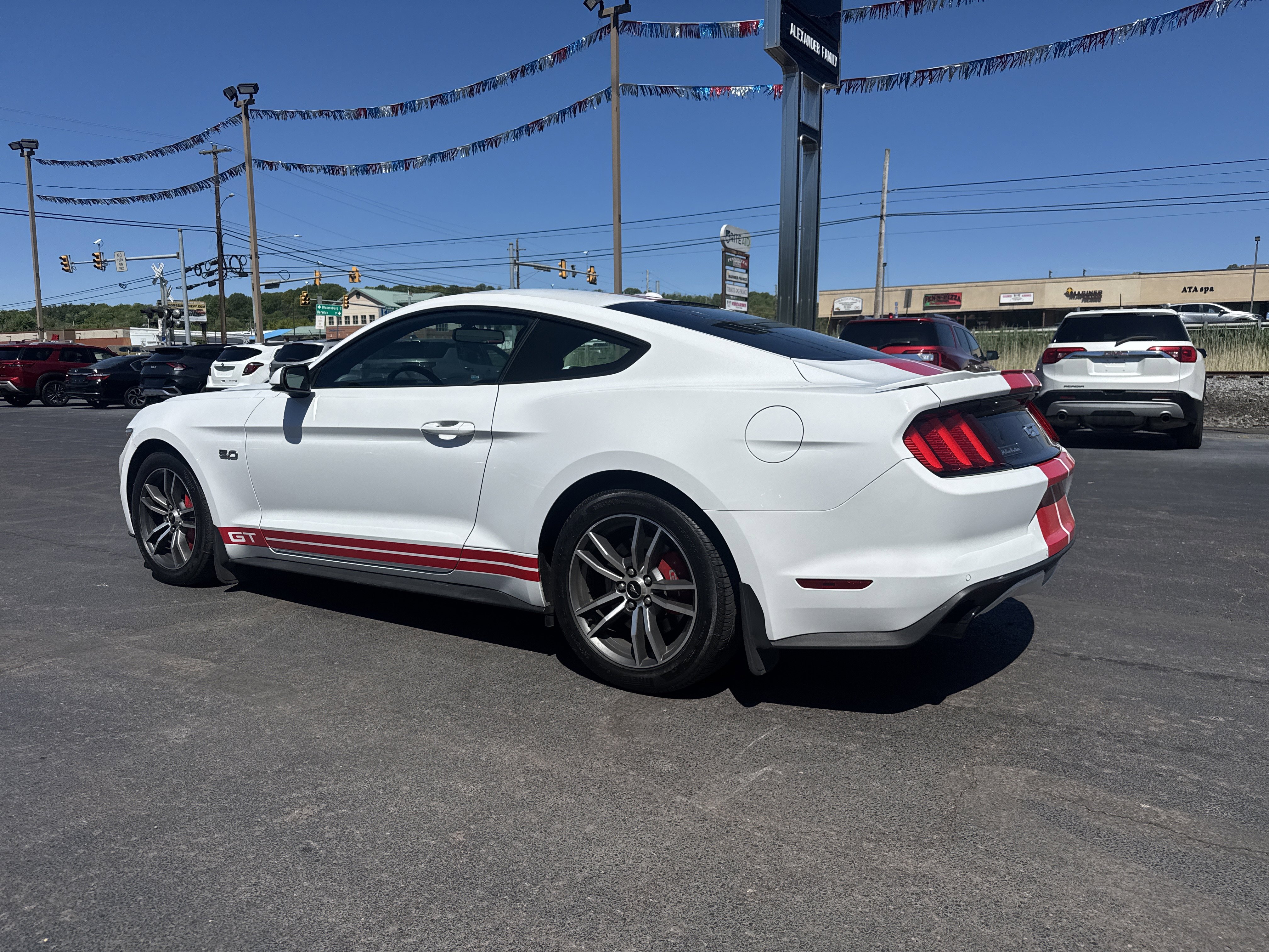 Used 2017 Ford Mustang GT Premium w/ Equipment Group 401A RWD image 6