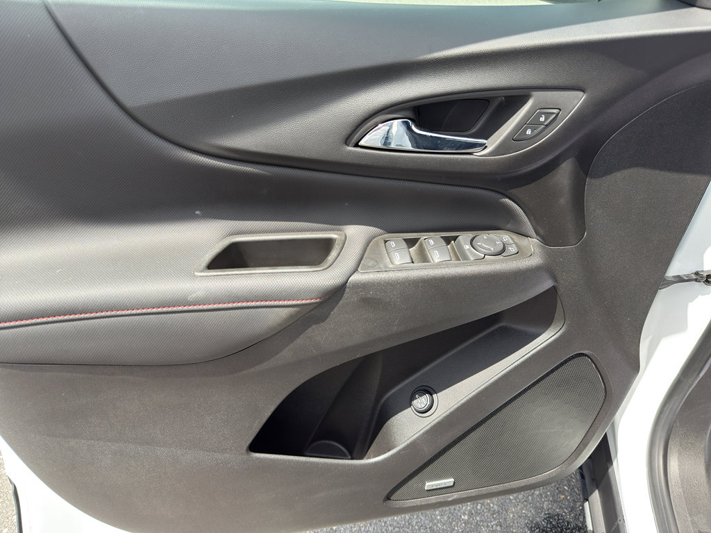 Used 2022 Chevrolet Equinox RS w/ RS Leather Package image 11