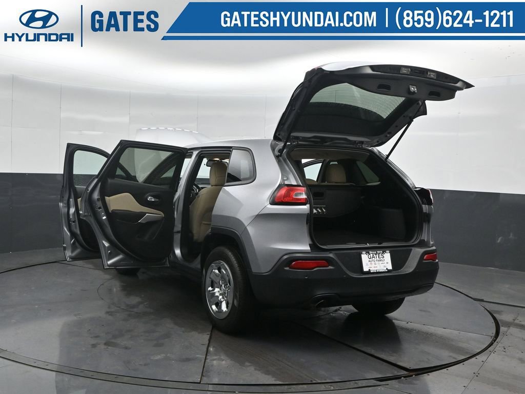 Used 2017 Jeep Cherokee Sport w/ Safety Group image 49