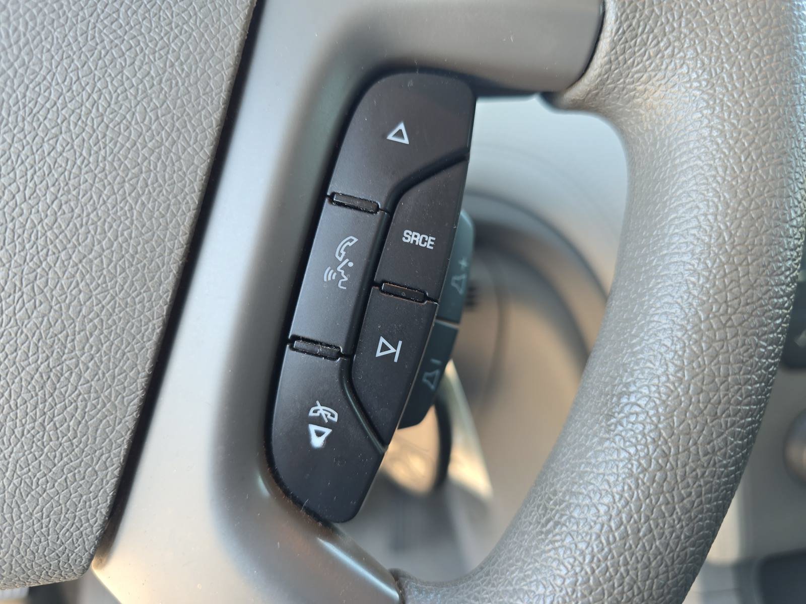 Used 2015 Chevrolet Traverse LS FWD image 19