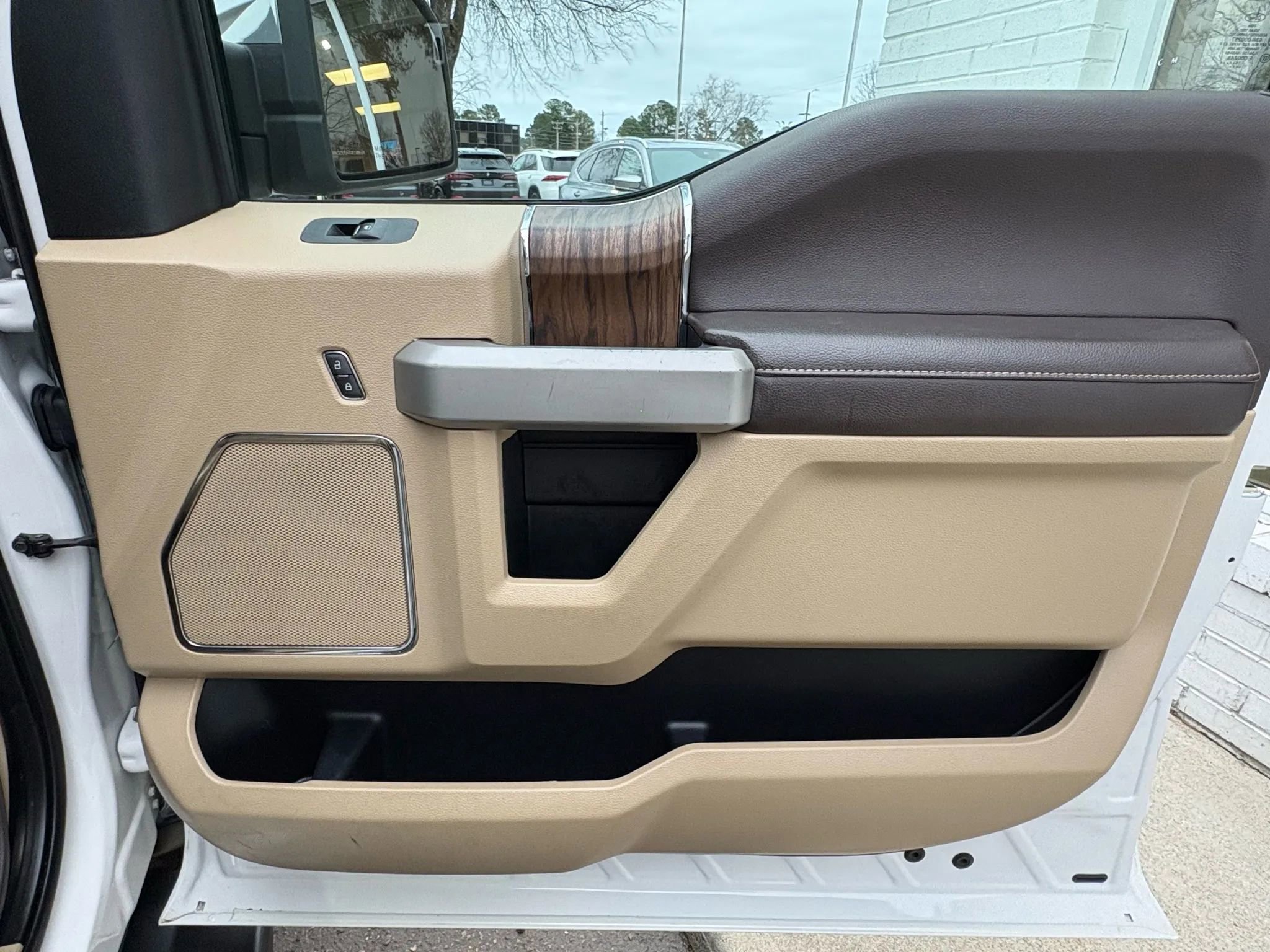 Used 2018 Ford F150 Lariat w/ Equipment Group 502A Luxury image 14