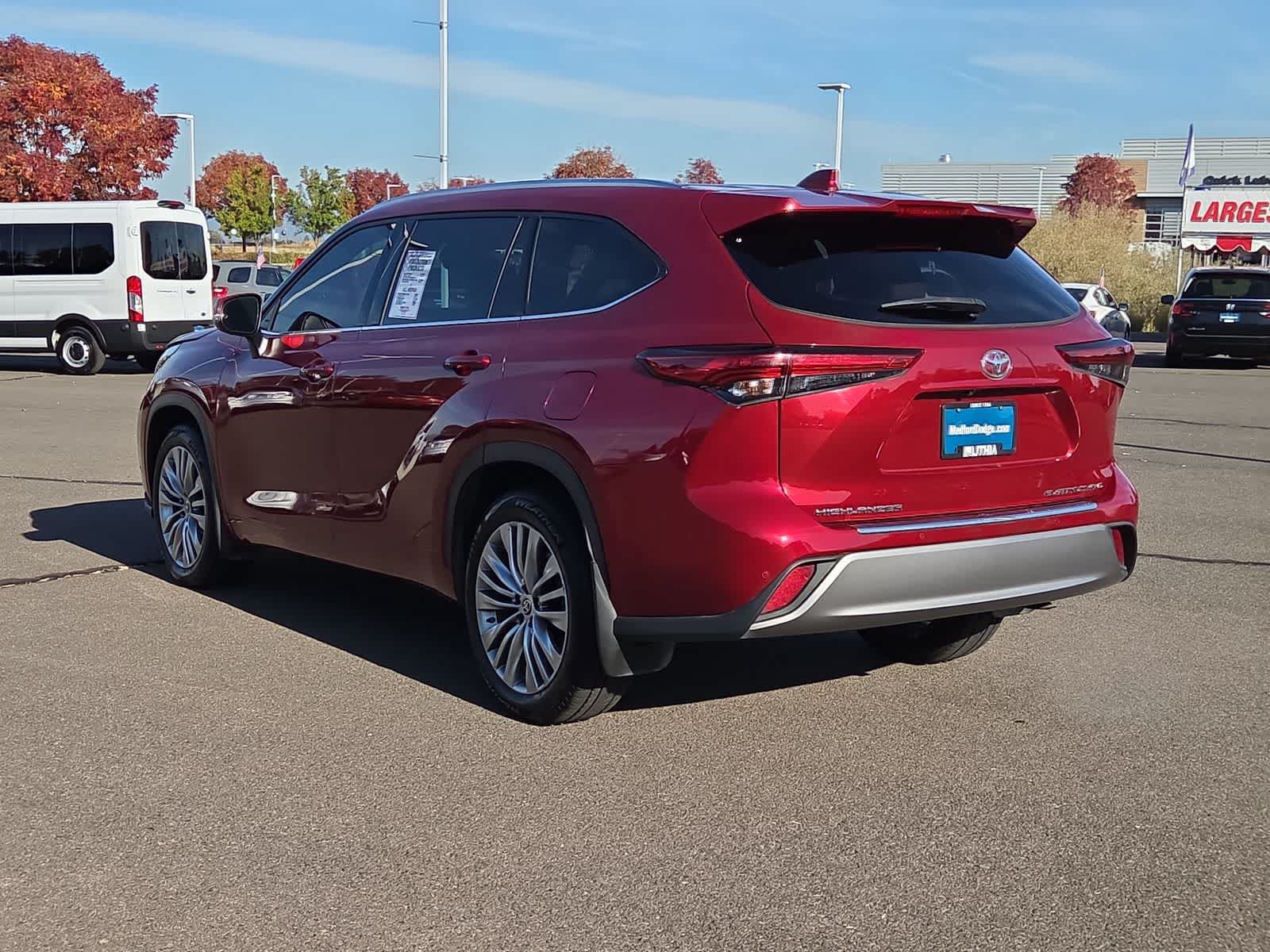 Used 2022 Toyota Highlander Platinum AWD/4WD image 12
