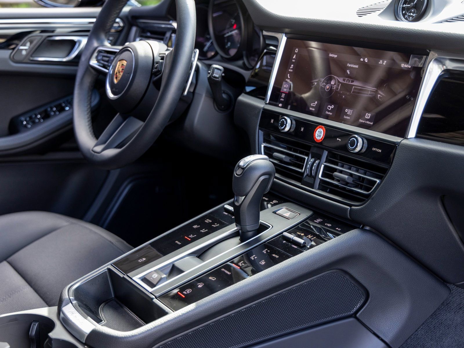 Certified 2025 Porsche Macan image 53