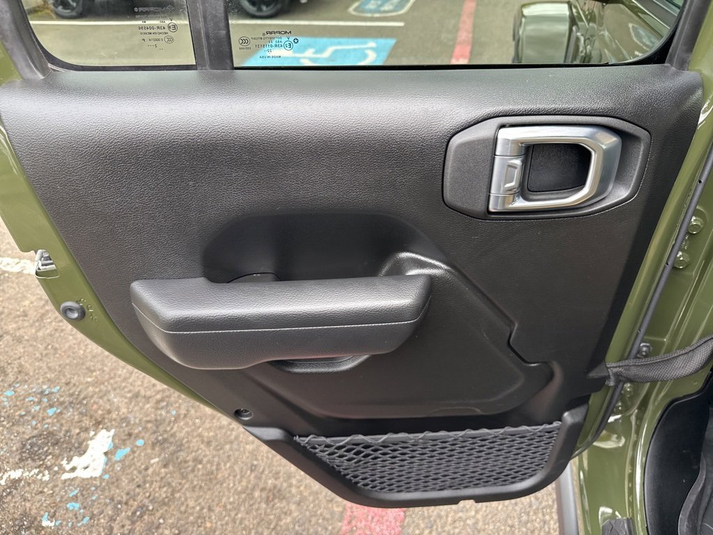 Used 2023 Jeep Gladiator Willys image 26