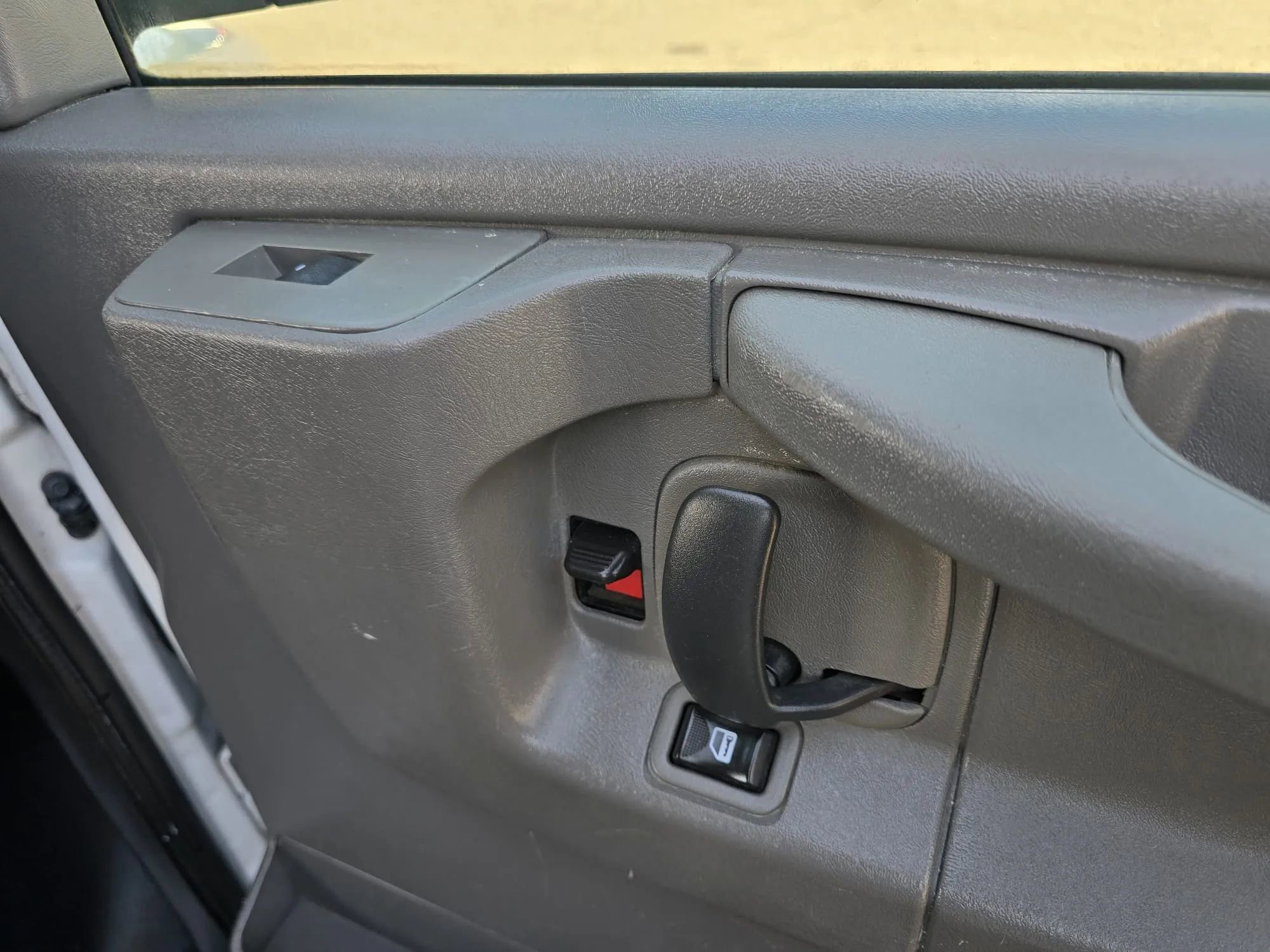 Used 2014 GMC Savana 3500 RWD image 22