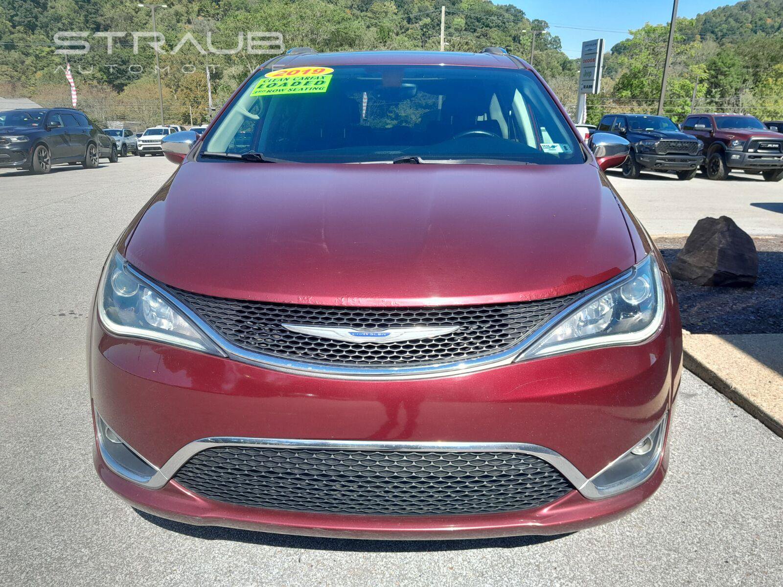 Used 2019 Chrysler Pacifica Limited FWD image 4