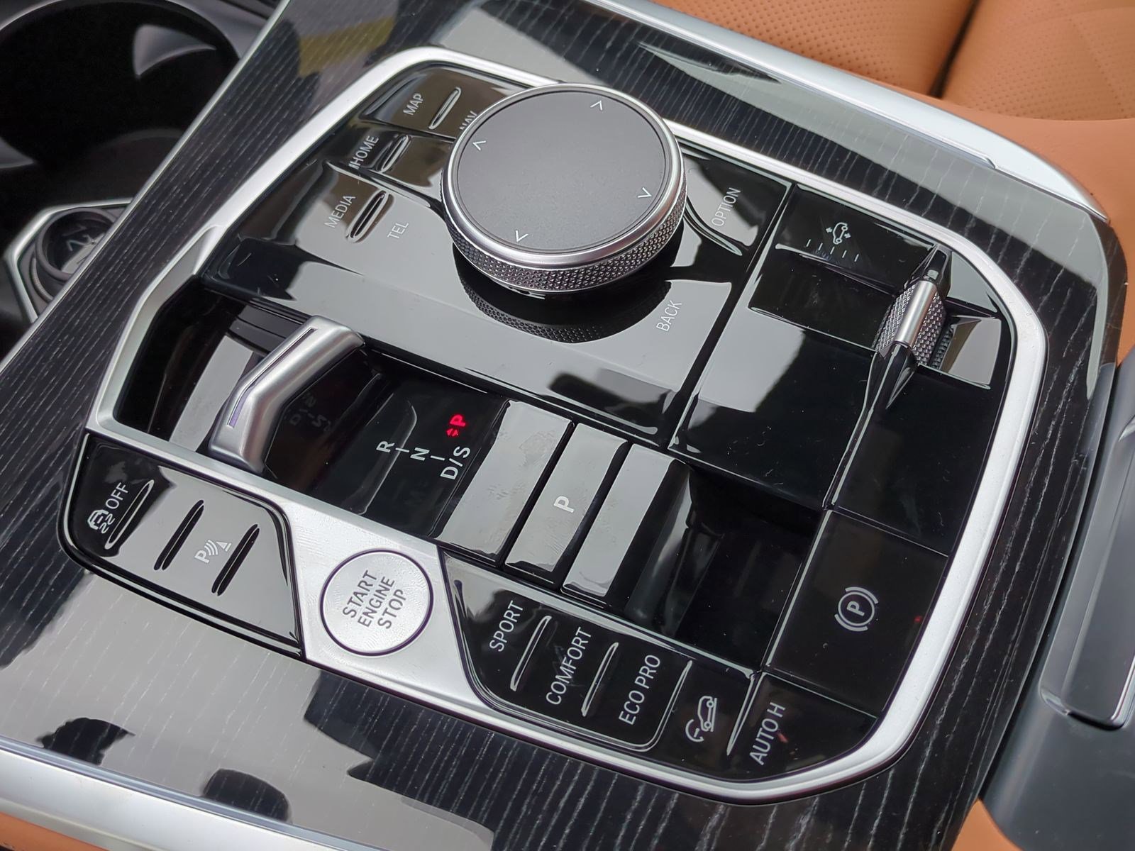 Used 2026 BMW X7 xDrive40i w/ M Sport Package image 26