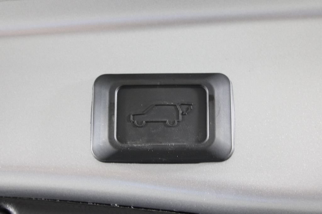 Used 2023 Toyota RAV4 XLE w/ Convenience Package FWD image 17