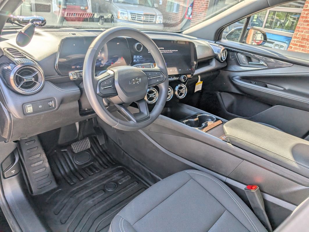 Used 2024 Chevrolet Blazer EV AWD Police image 20
